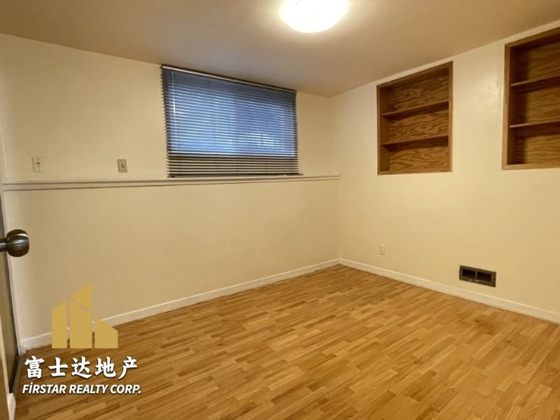 2128 54th Ave E #BS - Photo 3 of 9