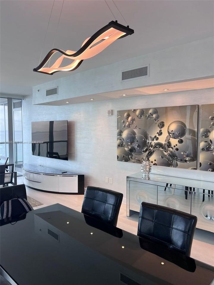 17121 Collins Ave #1208 - Photo 4 of 22