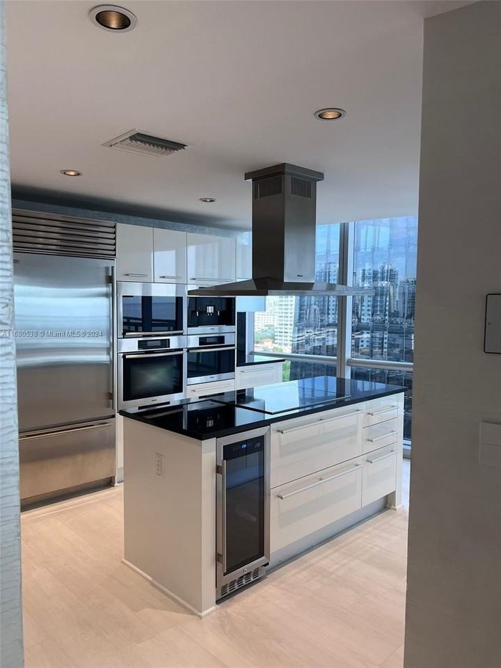 17121 Collins Ave #1208 - Photo 5 of 22