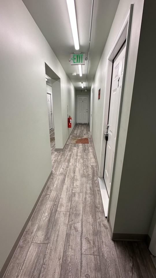 E Lombard St - Photo 3 of 10