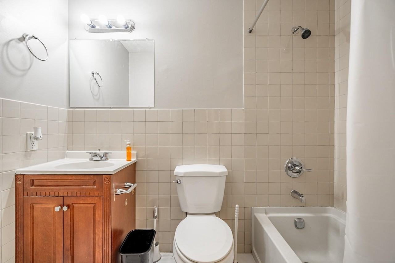 Oxford Dr - Photo 2 of 12