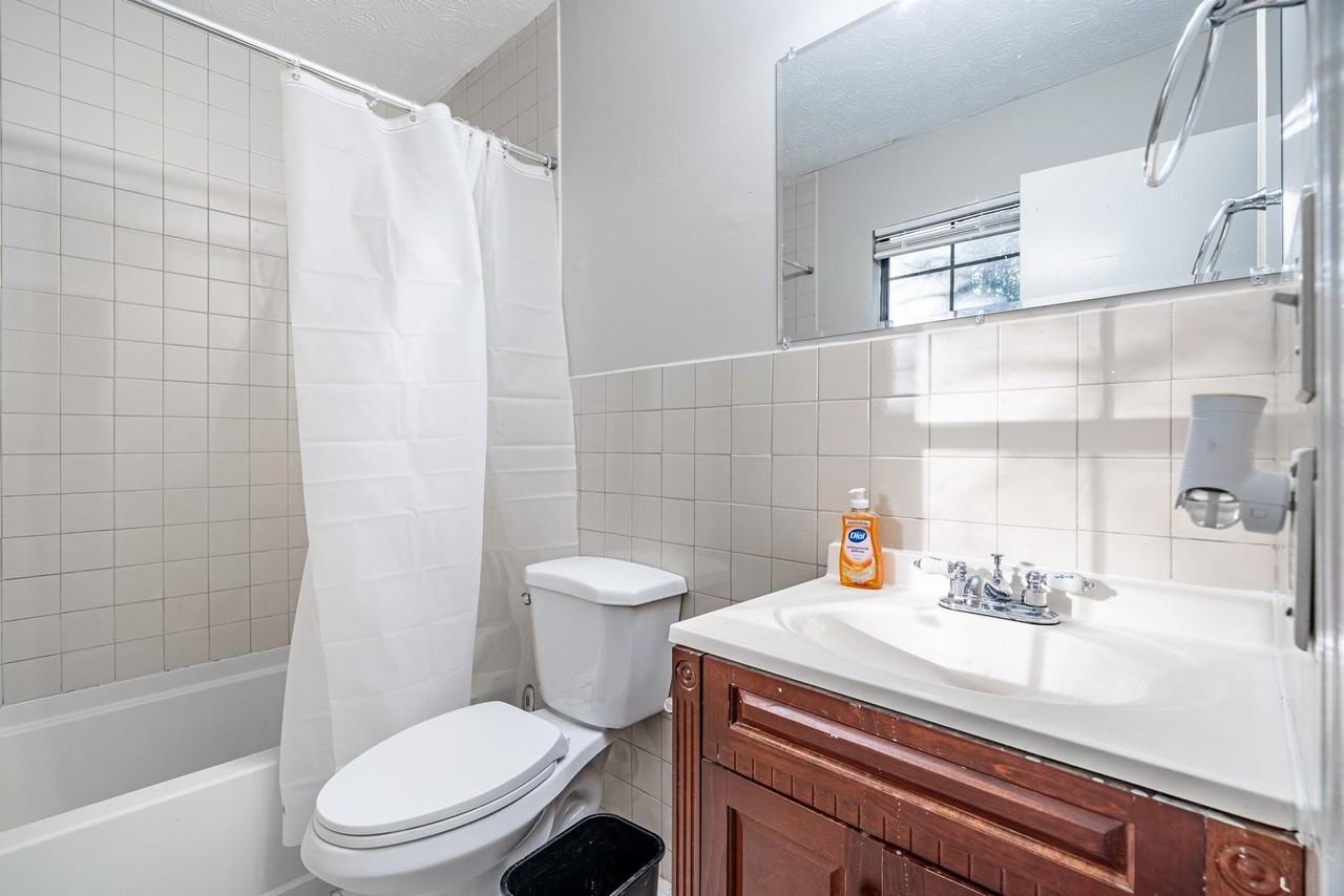 Oxford Dr - Photo 4 of 12