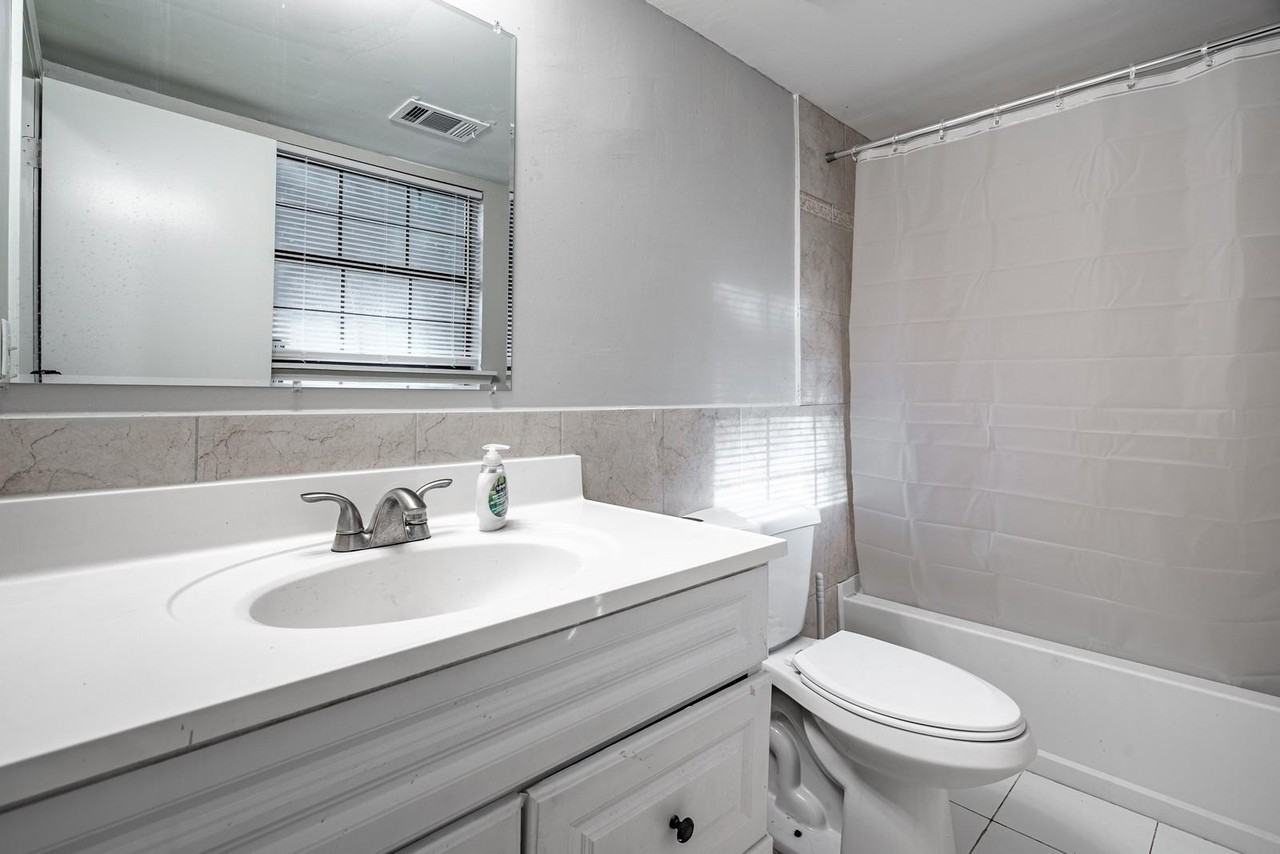 Oxford Dr - Photo 6 of 12