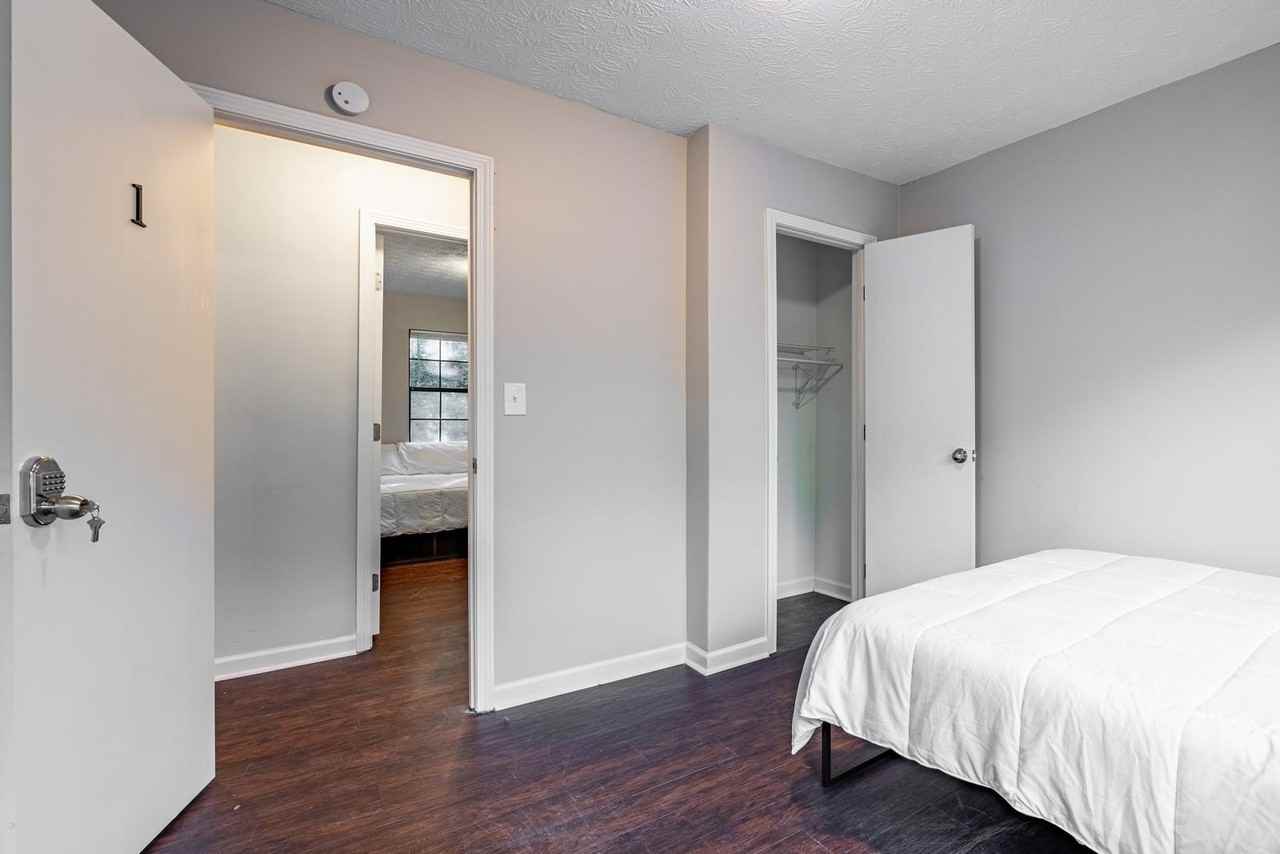 Oxford Dr - Photo 7 of 12