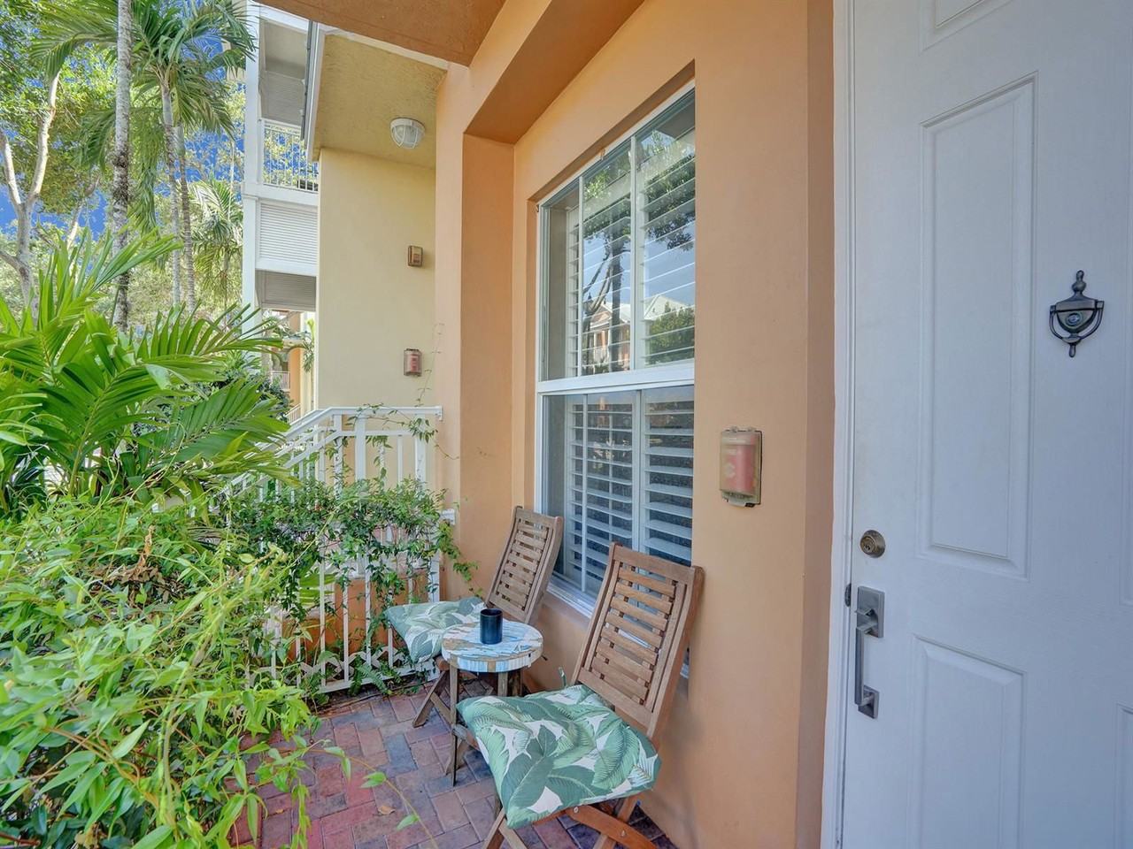 333 Olssen Avenue - Photo 2 of 8