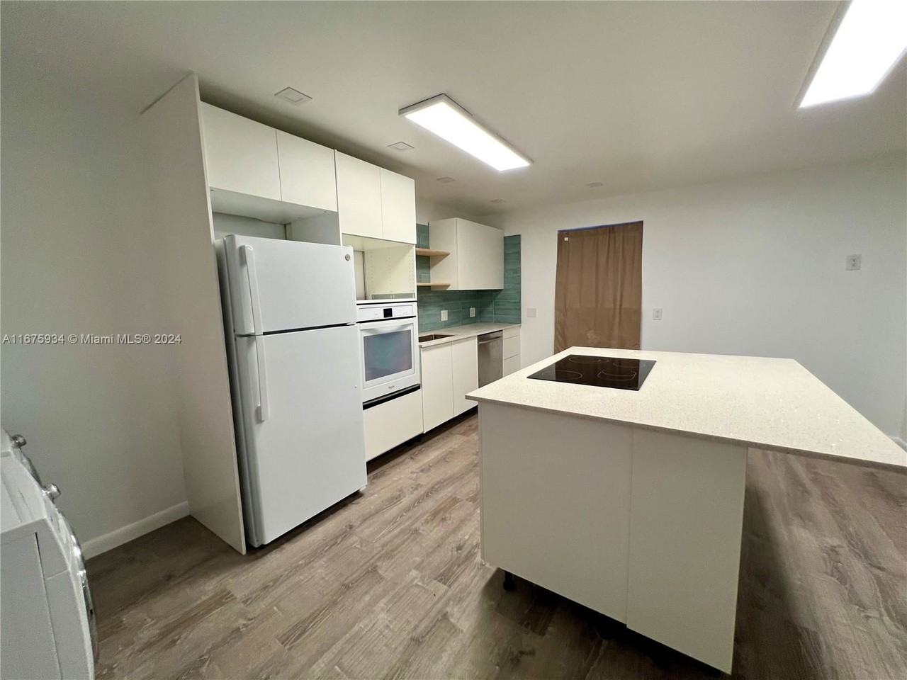 43 Sw 15th St #1-2 - Photo 3 of 8