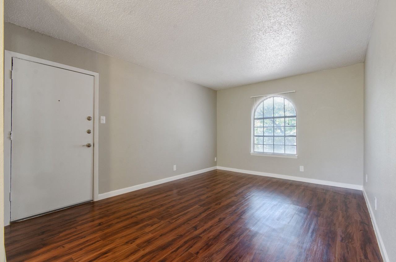 1000 Mary Apartment Homes - Photo 2 of 32