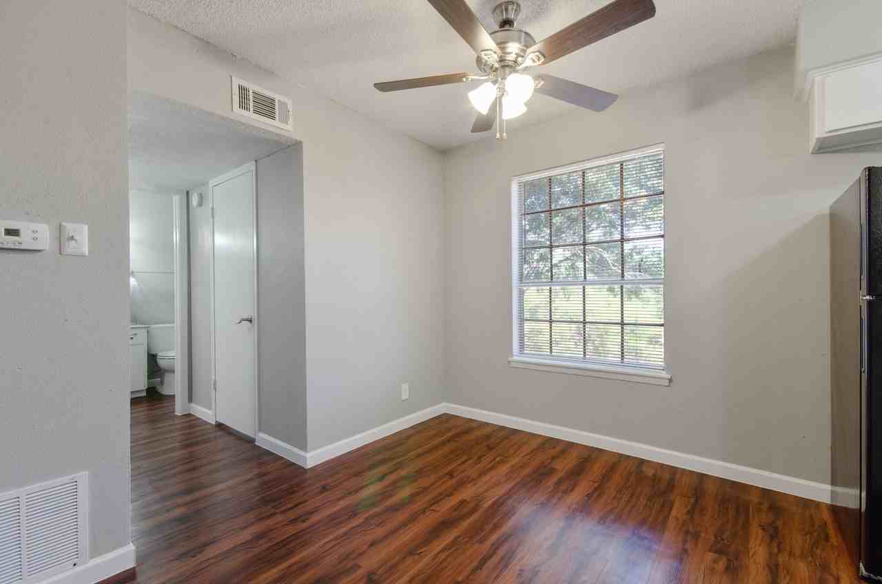 1000 Mary Apartment Homes - Photo 3 of 32