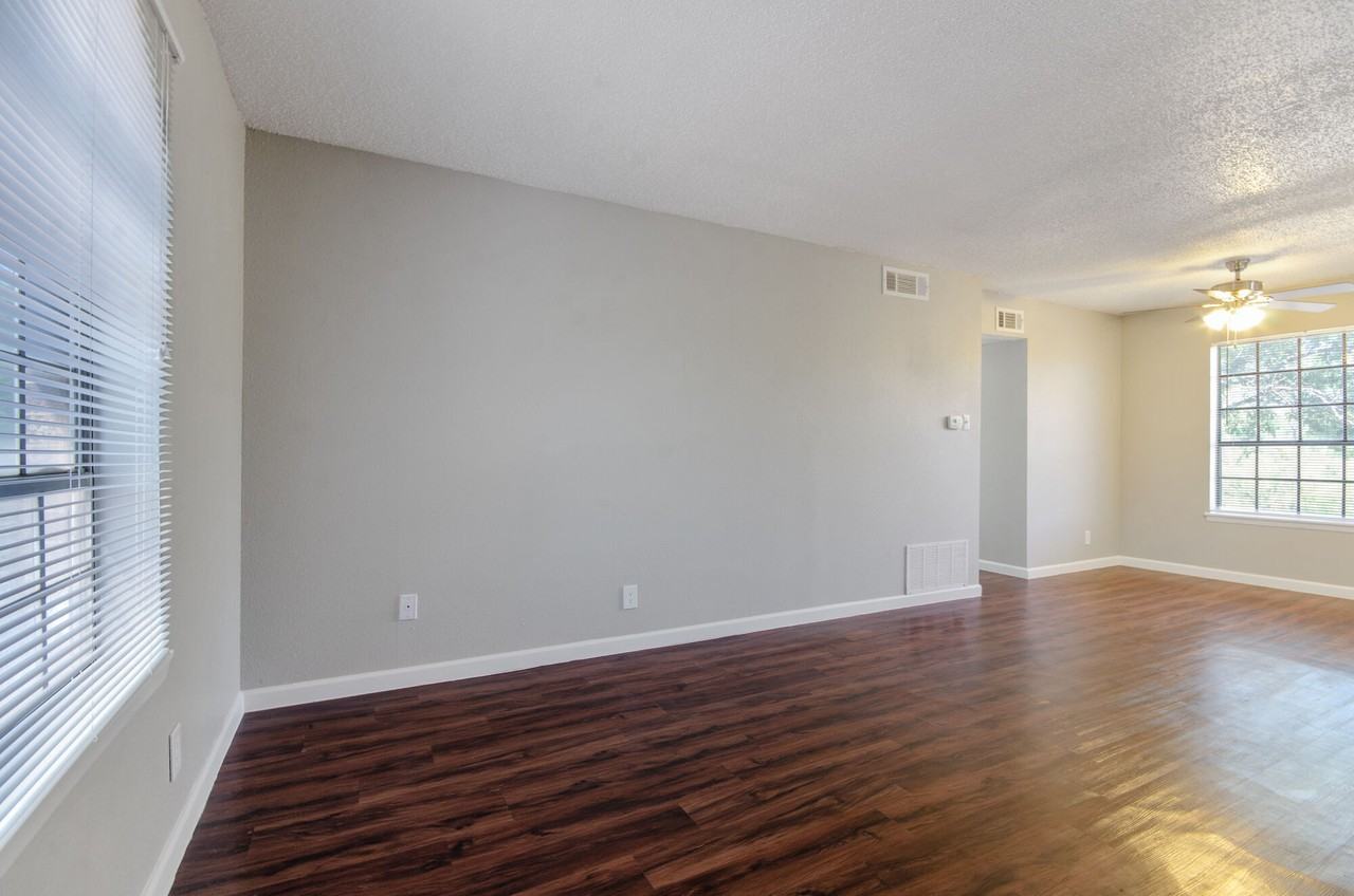 1000 Mary Apartment Homes - Photo 5 of 32