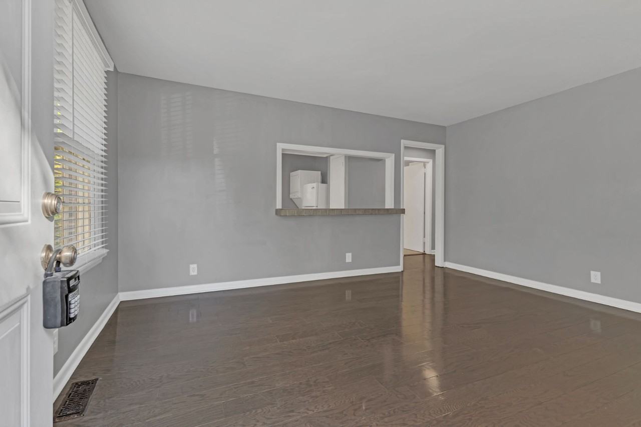 3108 Lealand Ln #B - Photo 5 of 25