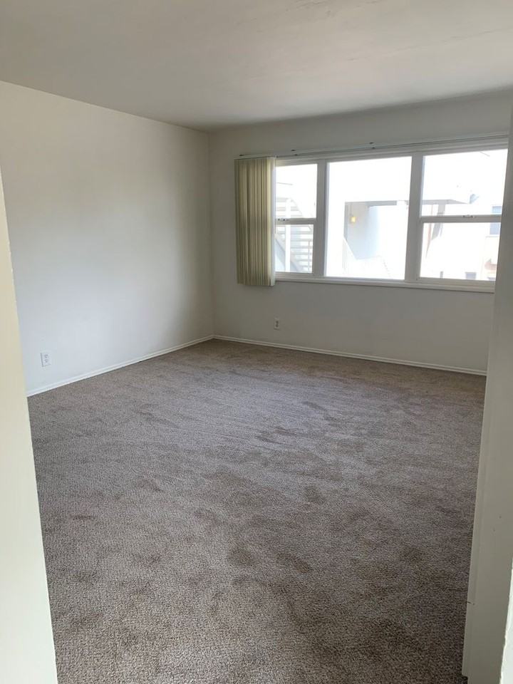 5090 College Avenue - Photo 3 of 8