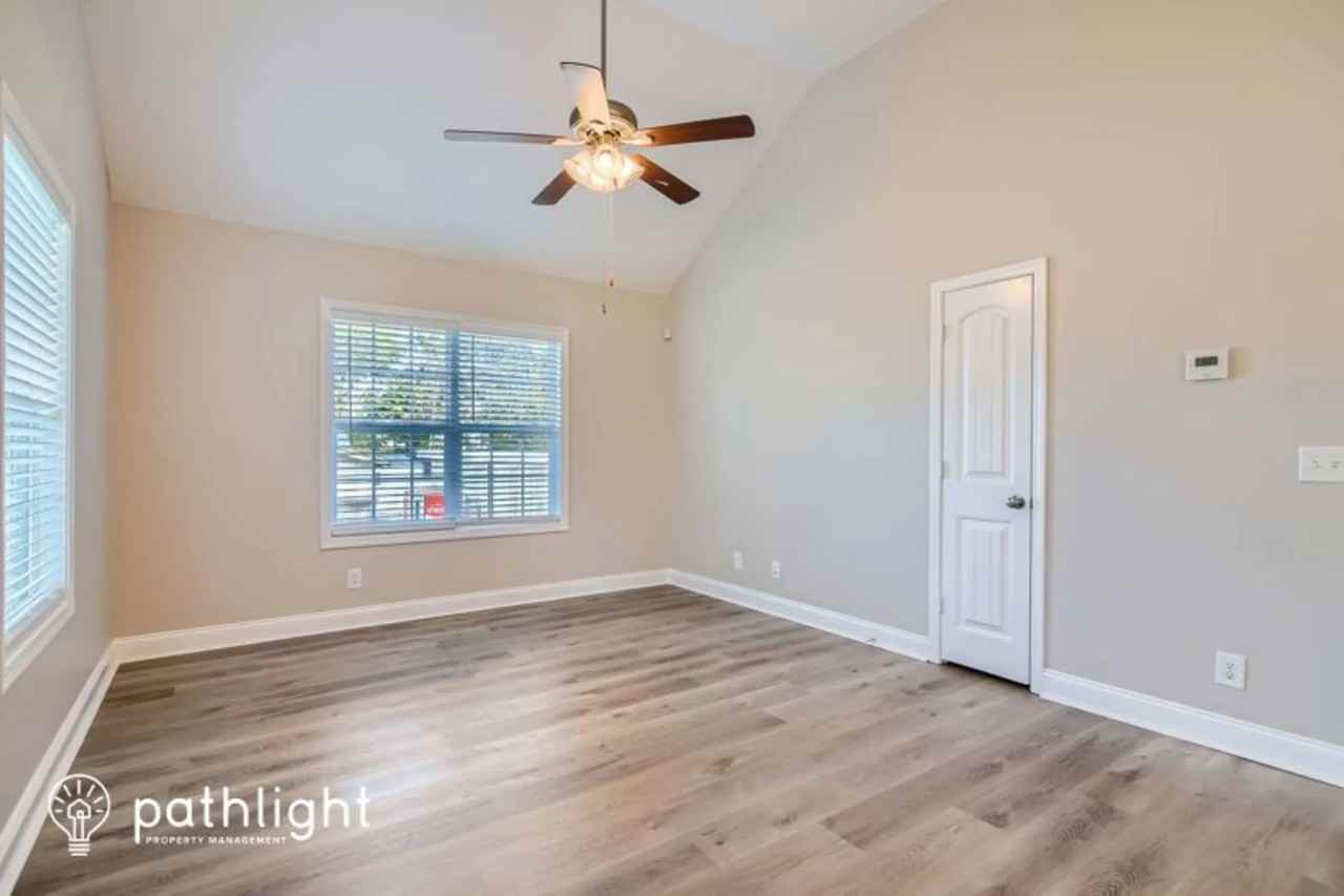 1610 Rose St - Photo 2 of 19