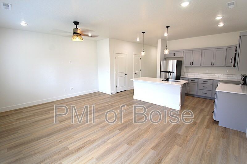 123 Trifecta Ln - Photo 4 of 20