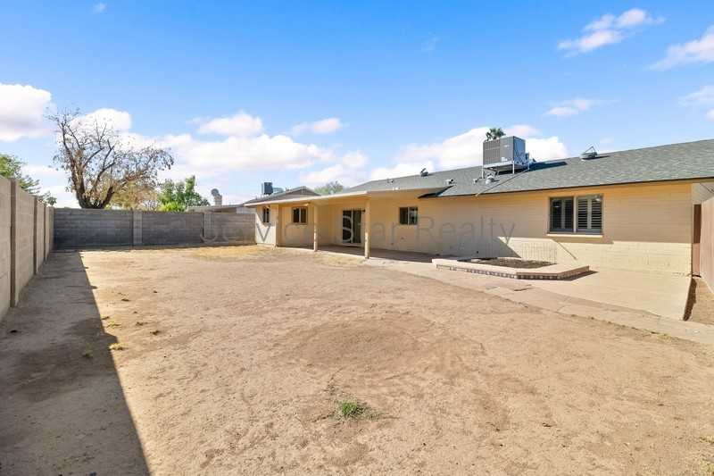 713 W Alamo Dr - Photo 6 of 25