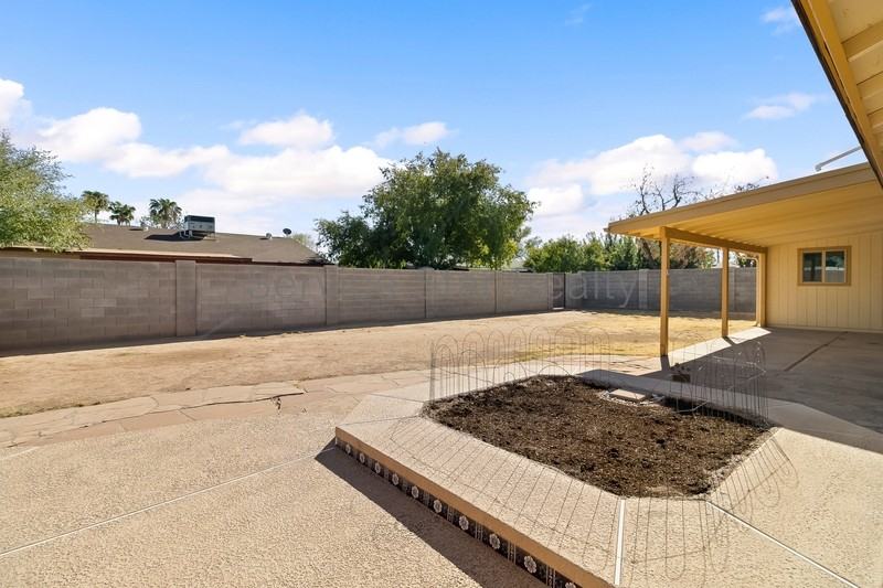 713 W Alamo Dr - Photo 5 of 25