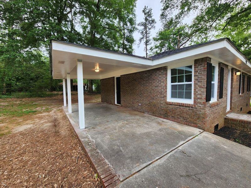 908 Hickory Dr - Photo 2 of 20