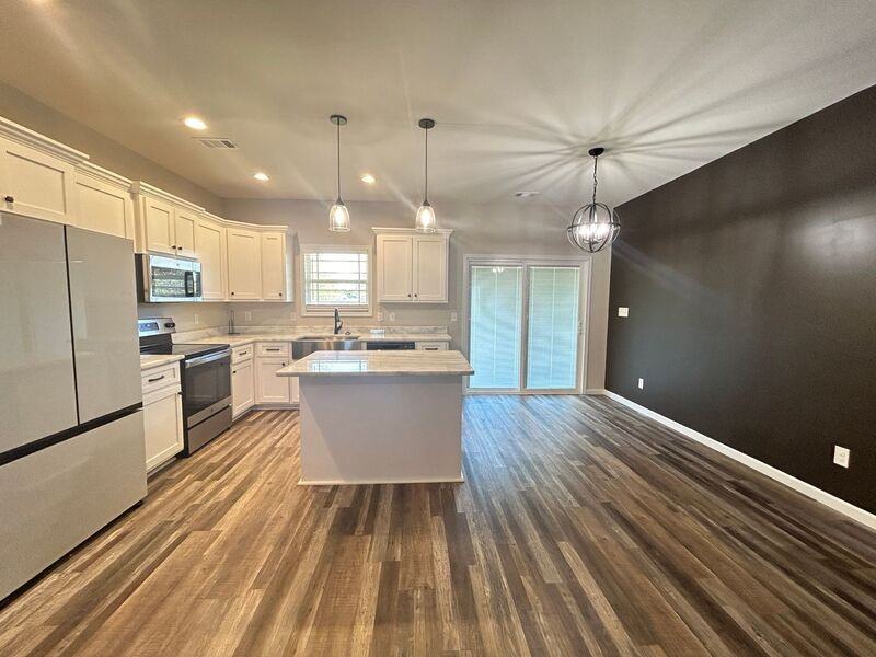 123 Amanda Dr - Photo 2 of 20