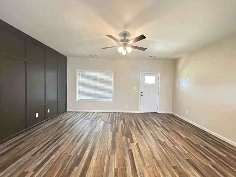123 Amanda Dr - Photo 3 of 20