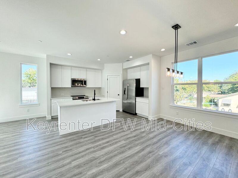 7302 Uloho Way - Photo 4 of 21