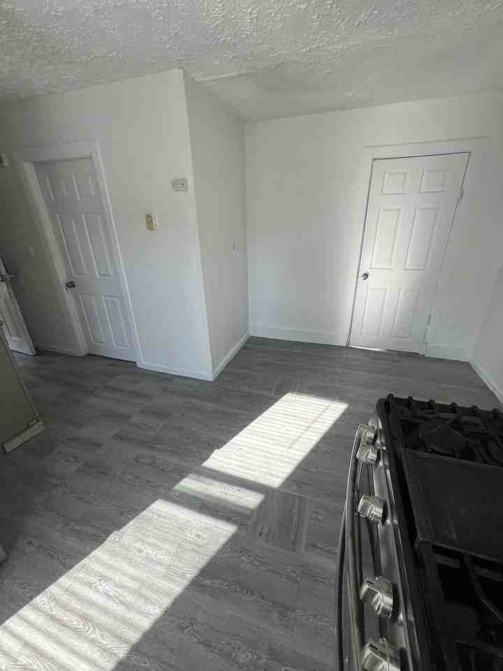 59 Foster St - Photo 2 of 7