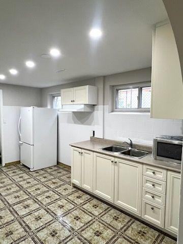 140 Firgrove Cres - Photo 3 of 3