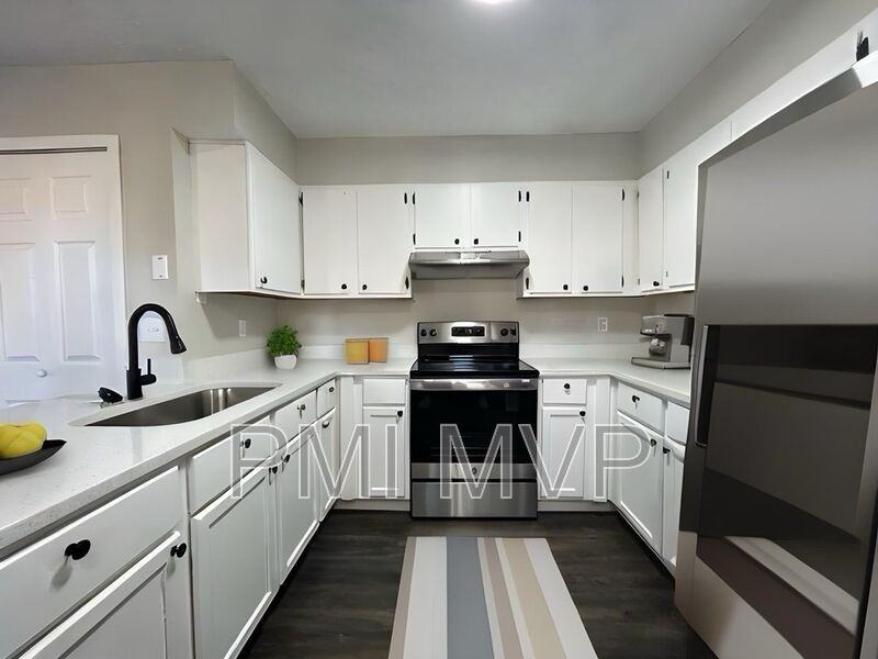 2036 Noe Bixby Rd - Photo 2 of 9