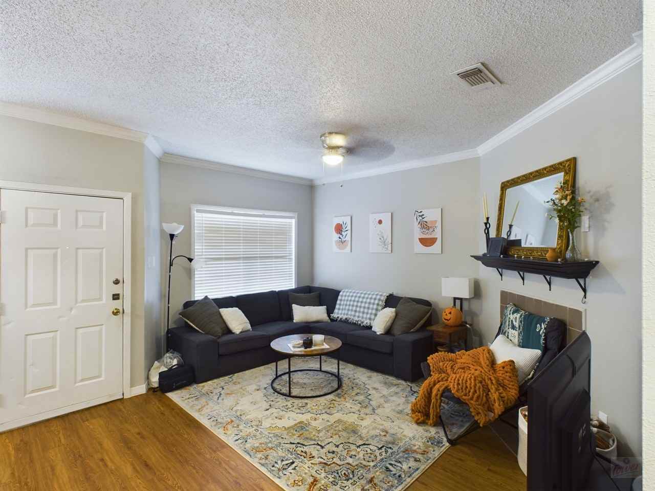 915 W 23Rd St - Photo 2 of 29