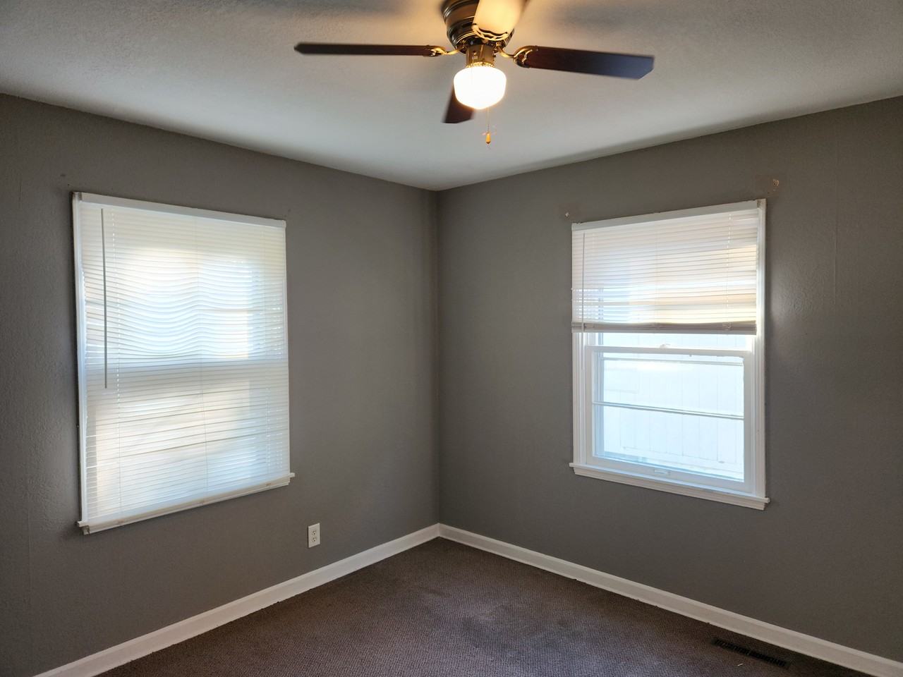 1428 N Huron St - Photo 3 of 8
