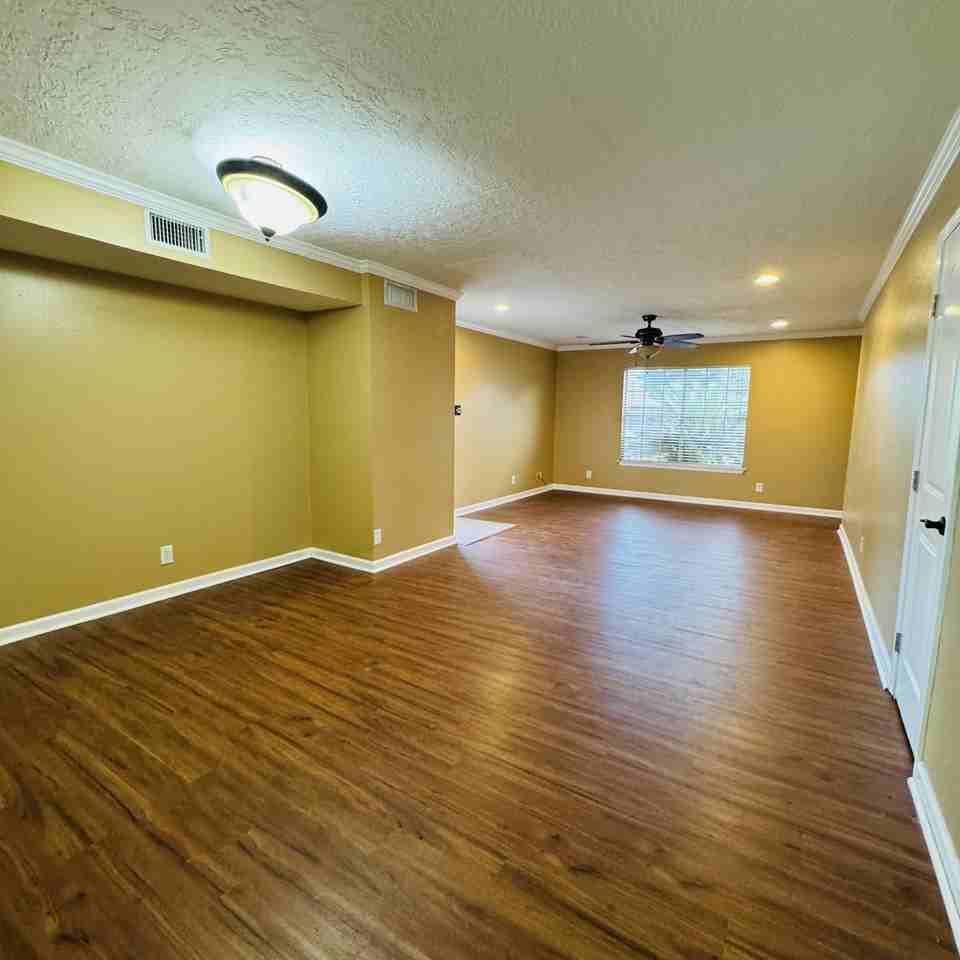 8 Audubon Pl - Photo 2 of 17