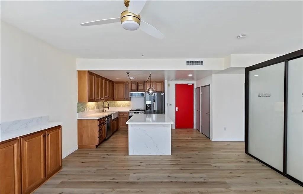 285 W 6Th St - Photo 2 of 5