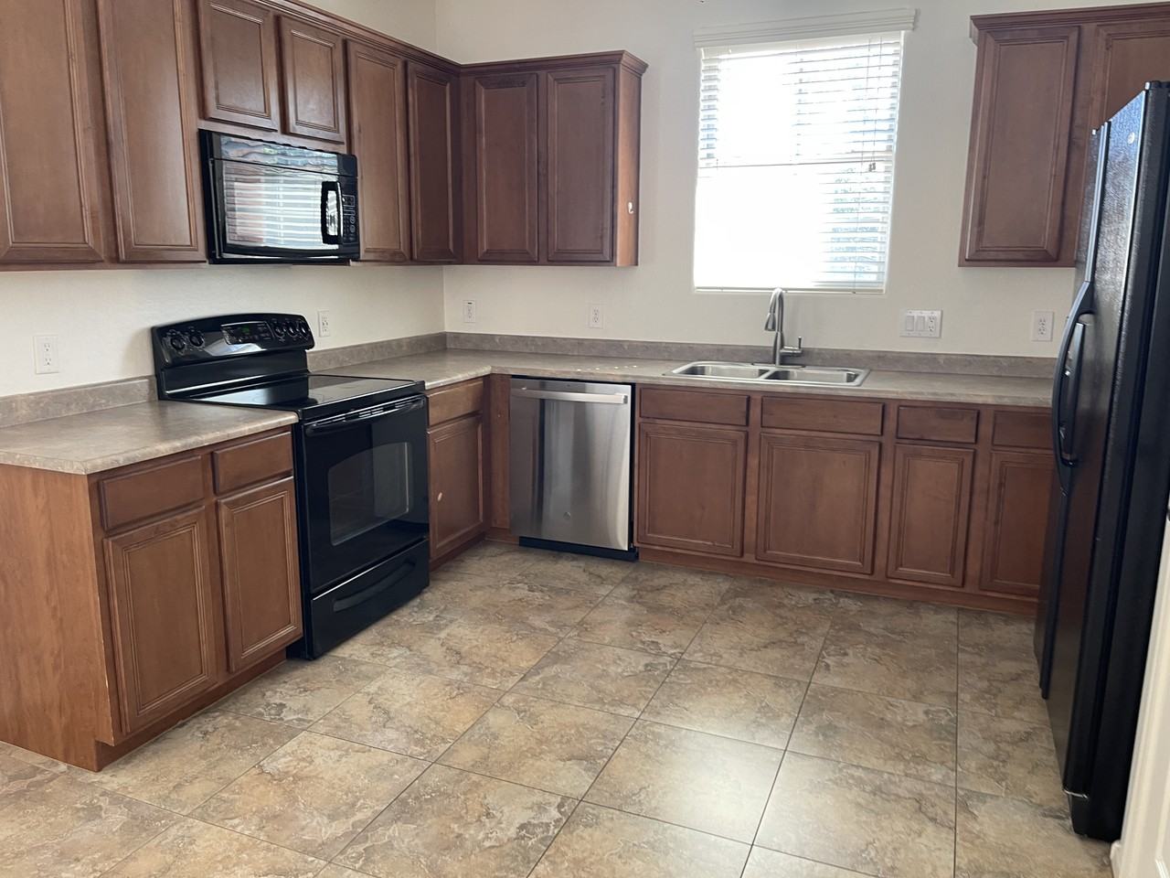 4164 E Tyson St - Photo 5 of 27