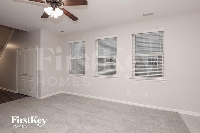 884 Lobdale Falls Dr - Photo 3 of 15