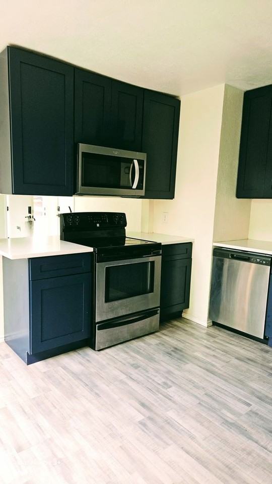 1403 Churing Dr - Photo 3 of 43