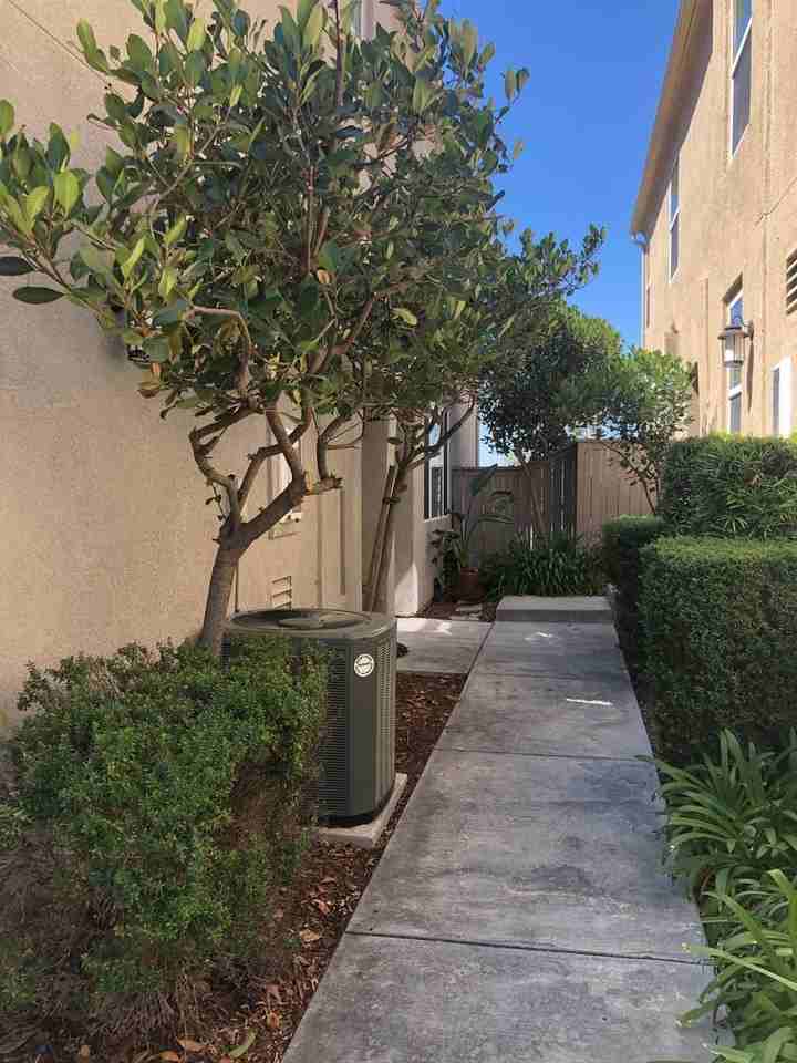 230 Aurora Ave - Photo 3 of 17
