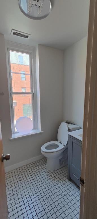 888 N 26th St - Photo 3 of 6