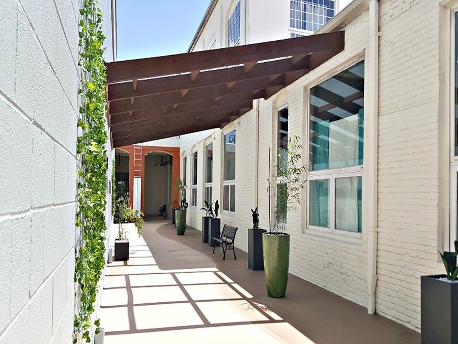 808 West 44th Street - Photo 4 of 13