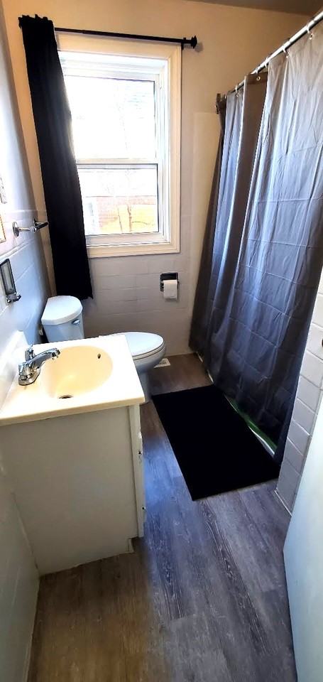 450 Victoria Street South #2 - Photo 6 of 8