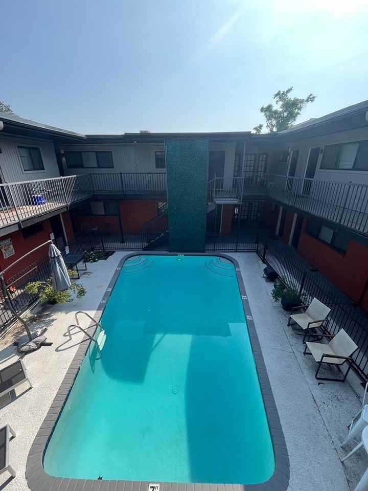 Dream Montrose - Photo 5 of 21