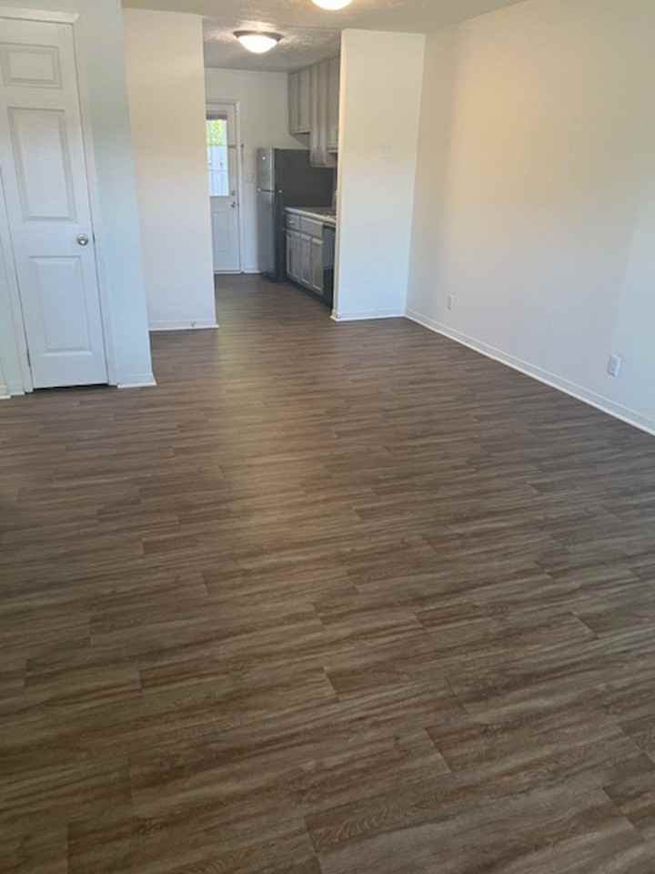 37 Flats - Photo 6 of 10