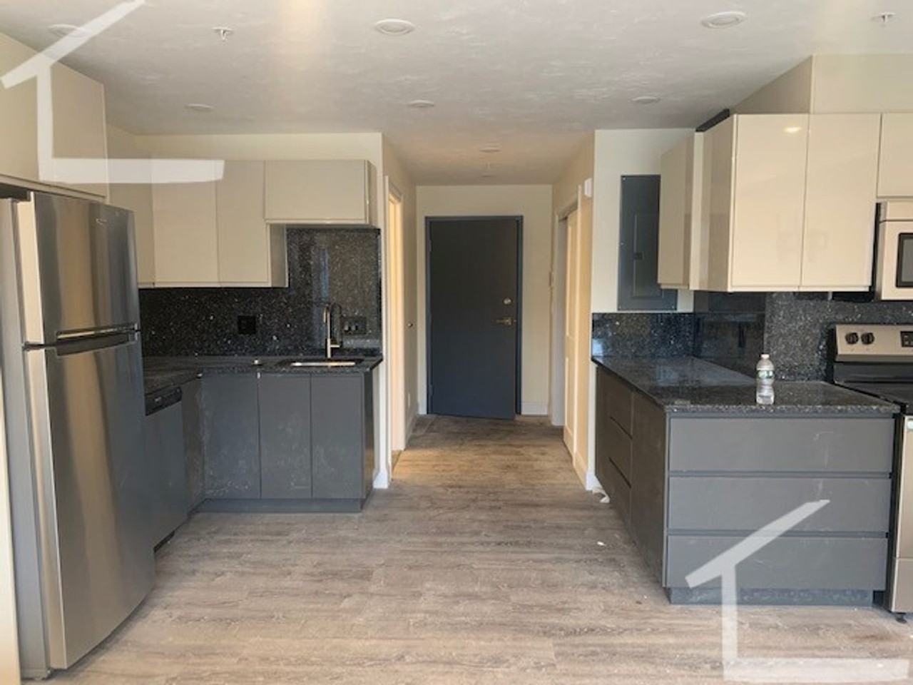 1028 Commonwealth Ave - Photo 3 of 16