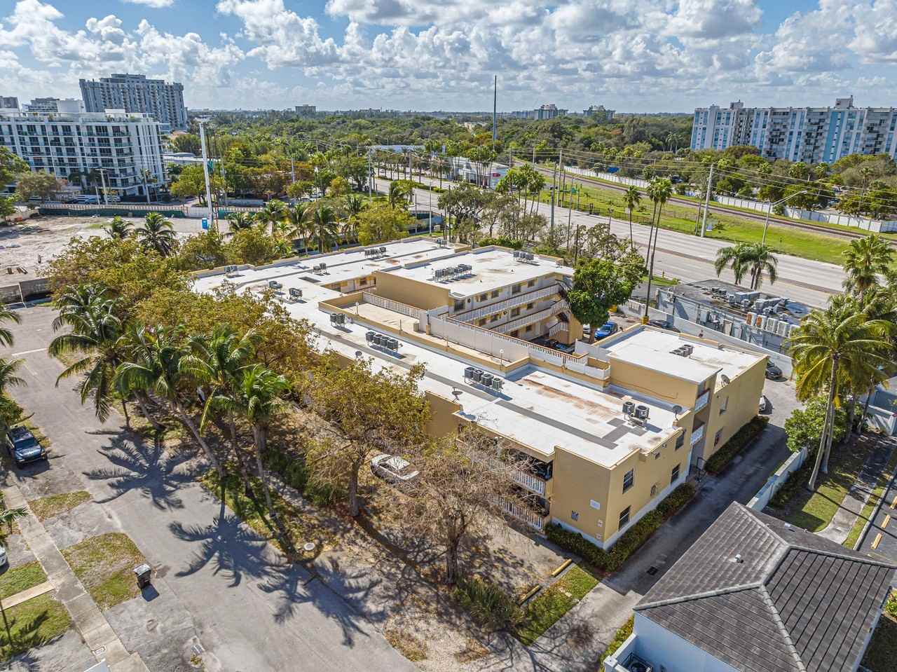 2031 NE 139 St North Miami Beach, FL 33181 - Photo 6 of 10