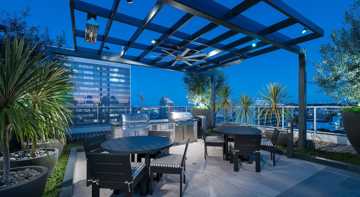 featured image of 307 W 5th St