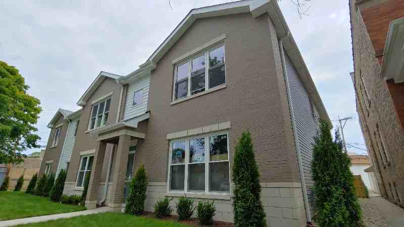 4211 N Harding Ave #1S