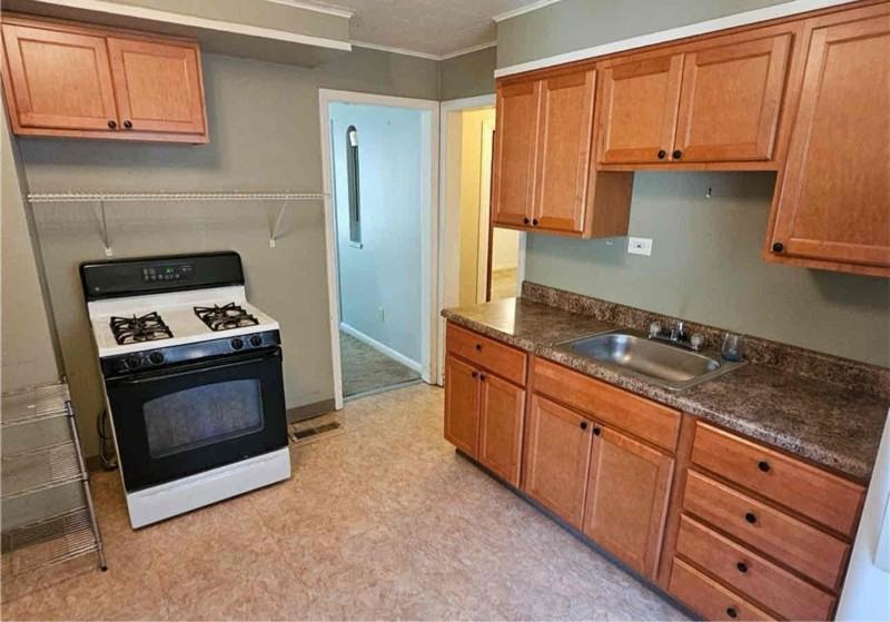 444 E 222nd St - Photo 2 of 9