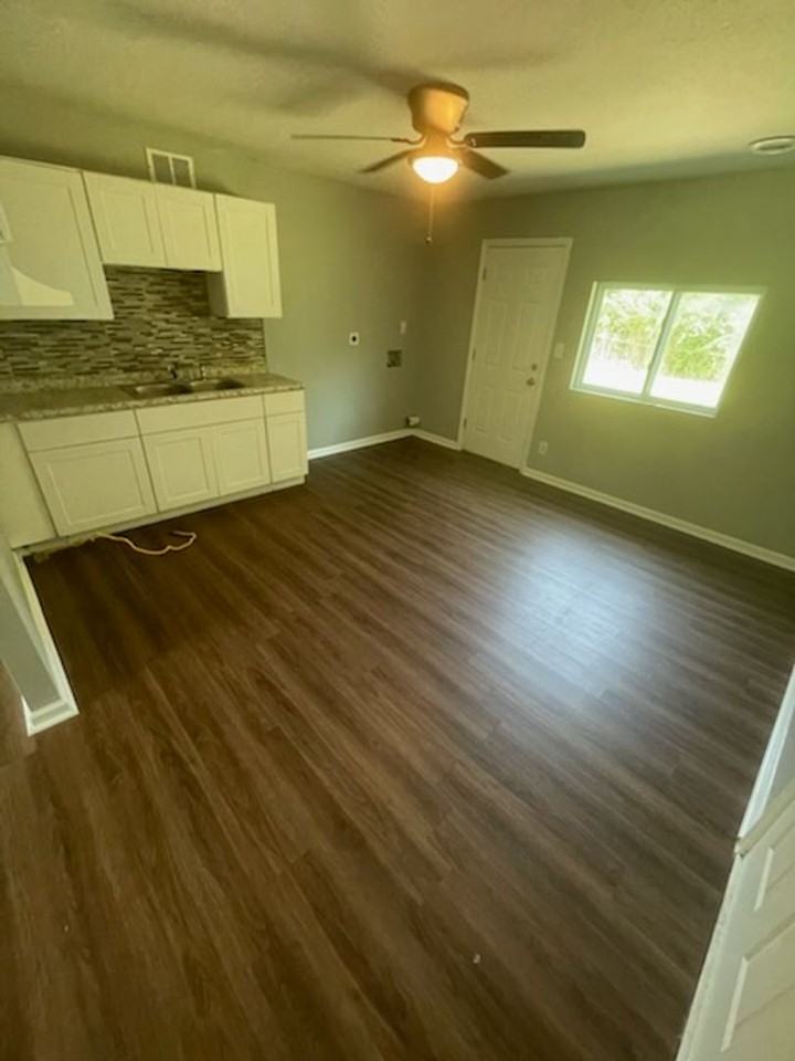 51 Saint Gregory Dr - Photo 3 of 8