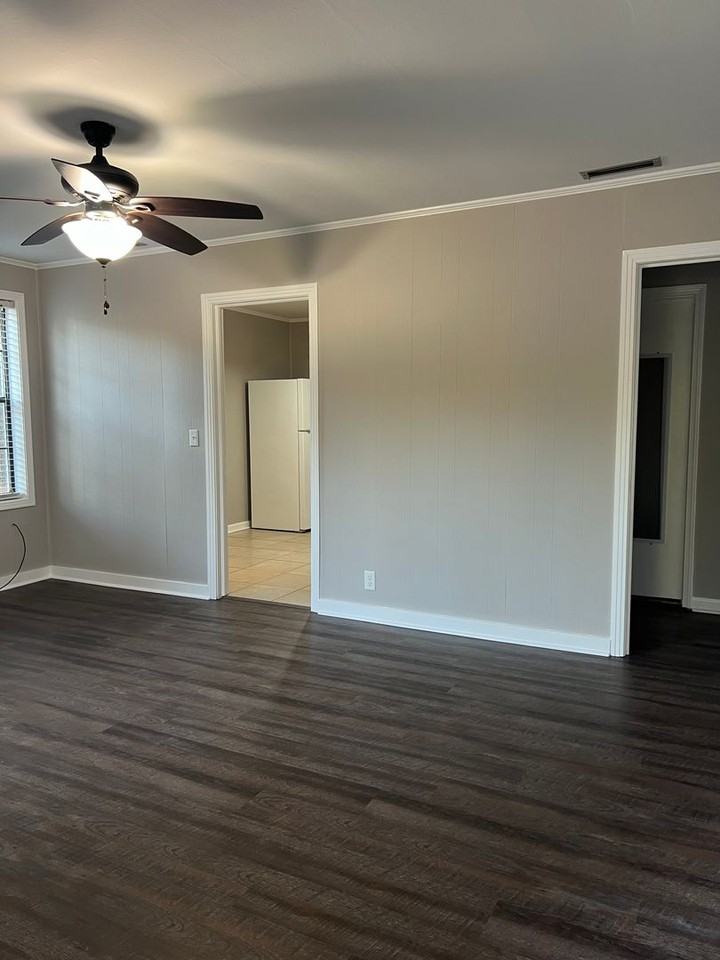 122 Forest Ave - Photo 4 of 20