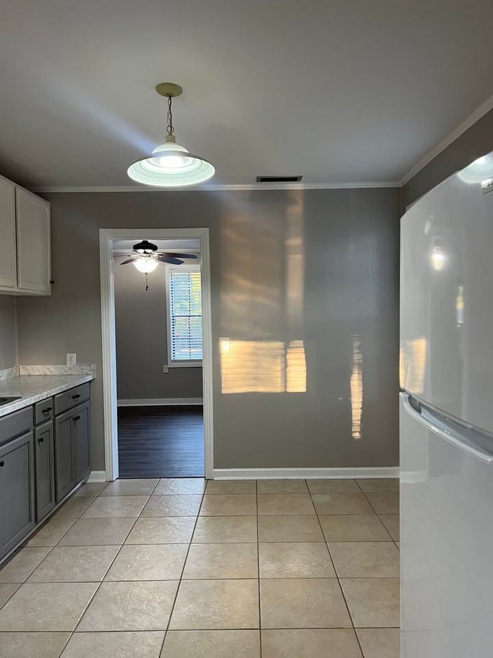 122 Forest Ave - Photo 6 of 20