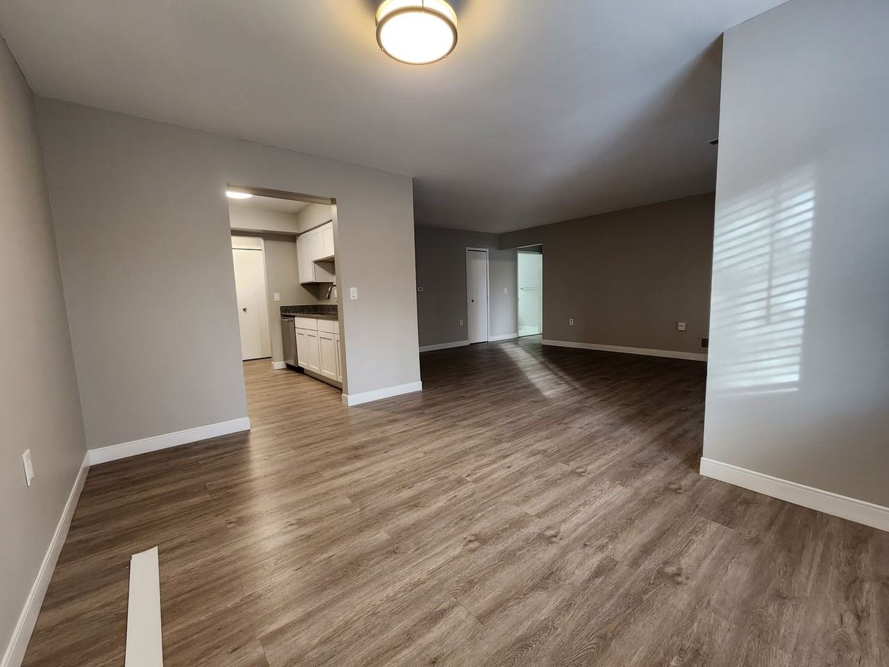Woodhues Apartments - Photo 3 of 13