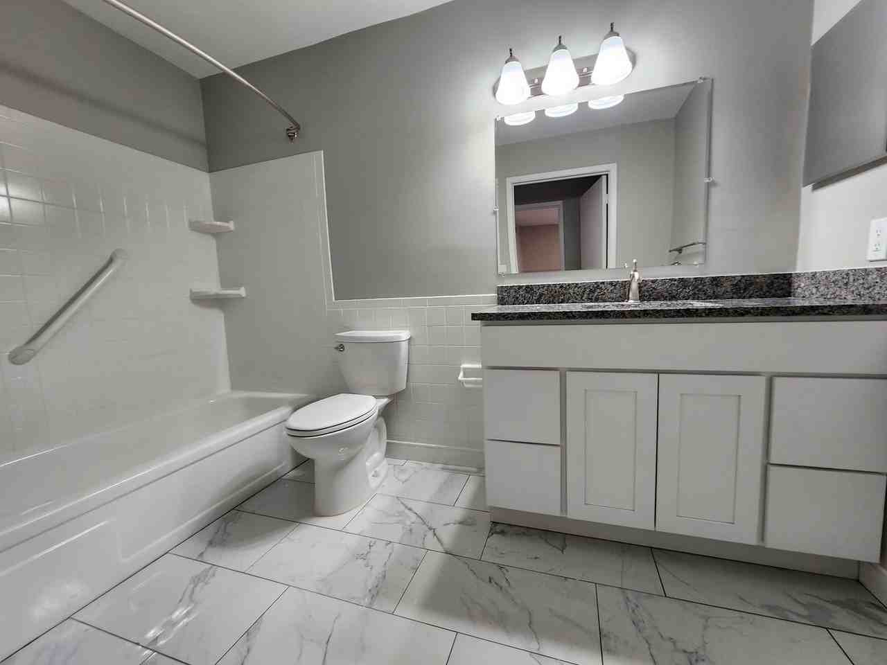 Woodhues Apartments - Photo 7 of 13