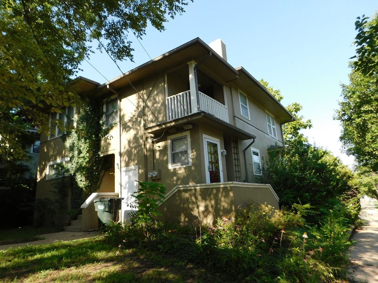 156 N Clifton Ave - Photo 2 of 18